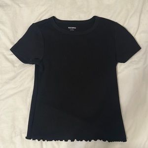 Women’s old navy waffle knit tee with scalloped edge, size M